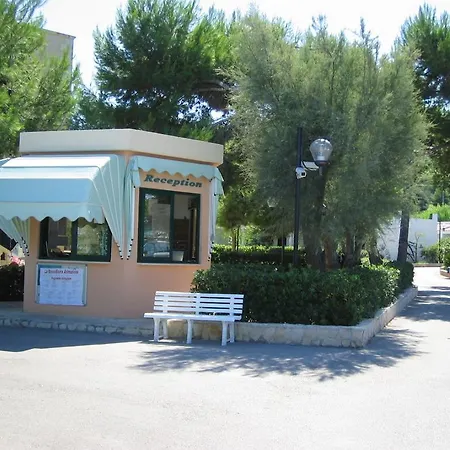 База отдыха Villaggio San Lorenzo Вьесте