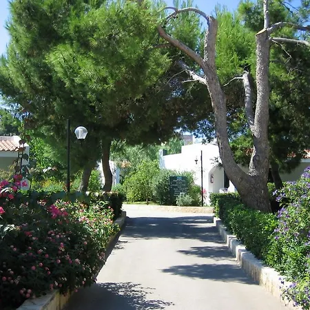 Villaggio San Lorenzo Вьесте