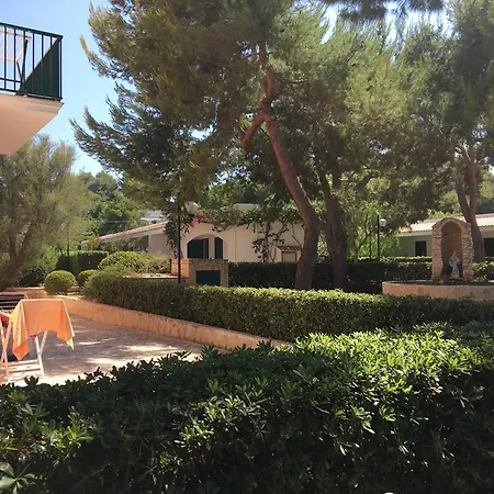 Villaggio San Lorenzo База отдыха Вьесте