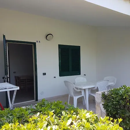 Villaggio San Lorenzo 4* Вьесте